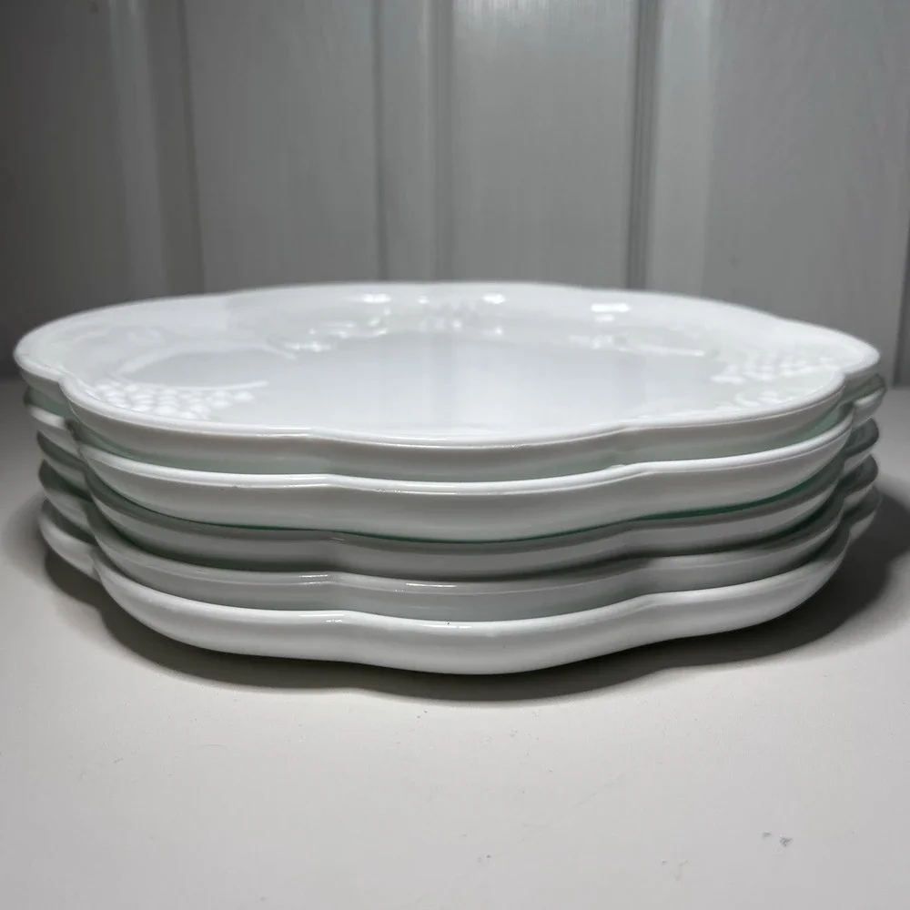 1-Vintage Indiana Glass Colony Harvest Grape Snack Replacement Plate Milk Glass